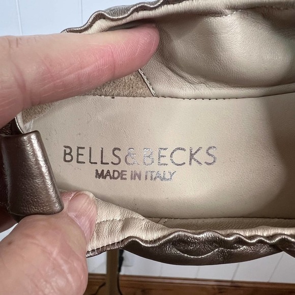 Bells & Becks Gold Ballet Flats 100% Leather SZ 37 US 7 - Picture 4 of 6